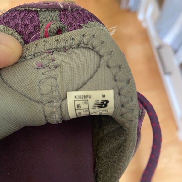 Toddler New Balance Sandals (size 6-6.5 US size 6 UK) - Picture 6 of 7